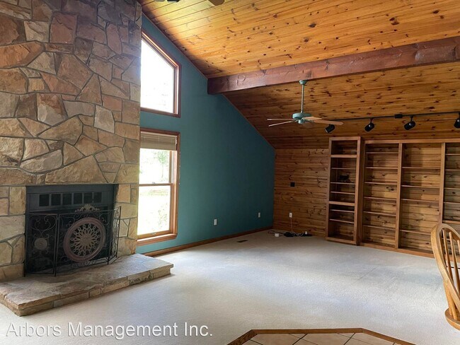 Building Photo - 4 br, 3.5 bath House - 1290 Fassinger Lane