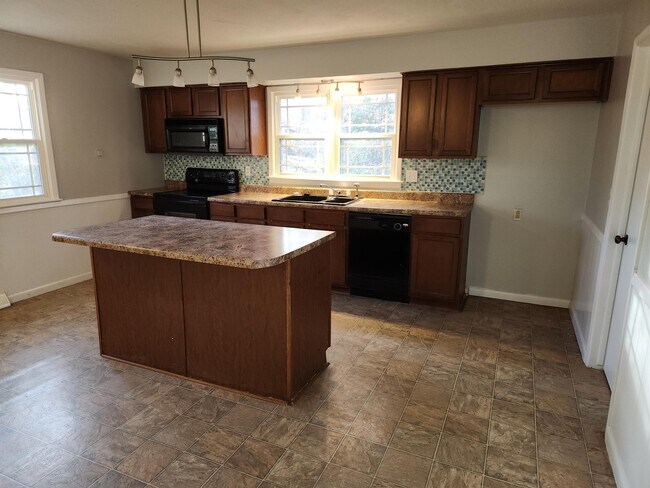 Foto del edificio - 1506 N Riverside Rd