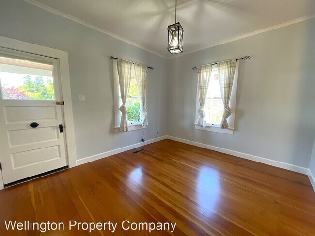 Foto del edificio - 3 br, 2 bath House - 1625 B Street