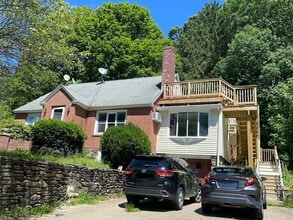 Building Photo - 30 Beechmont St