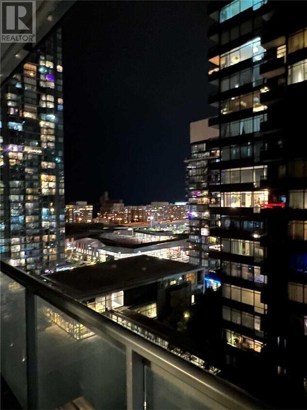 4K Spadina Ave., Toronto, ON M5V 3Y9 House for Rent in Toronto, ON