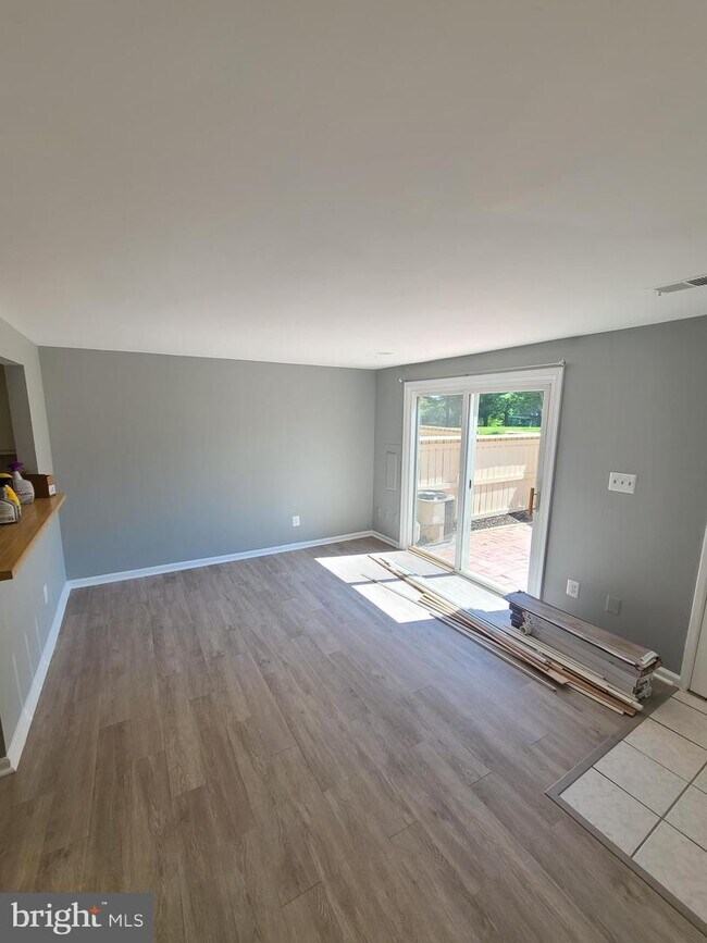 Building Photo - 8715 Welbeck Way