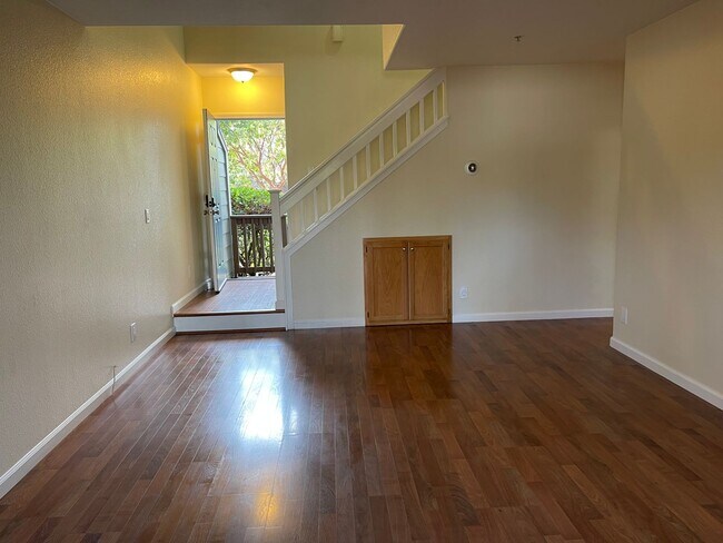 Building Photo - 1803 Carneros Cir
