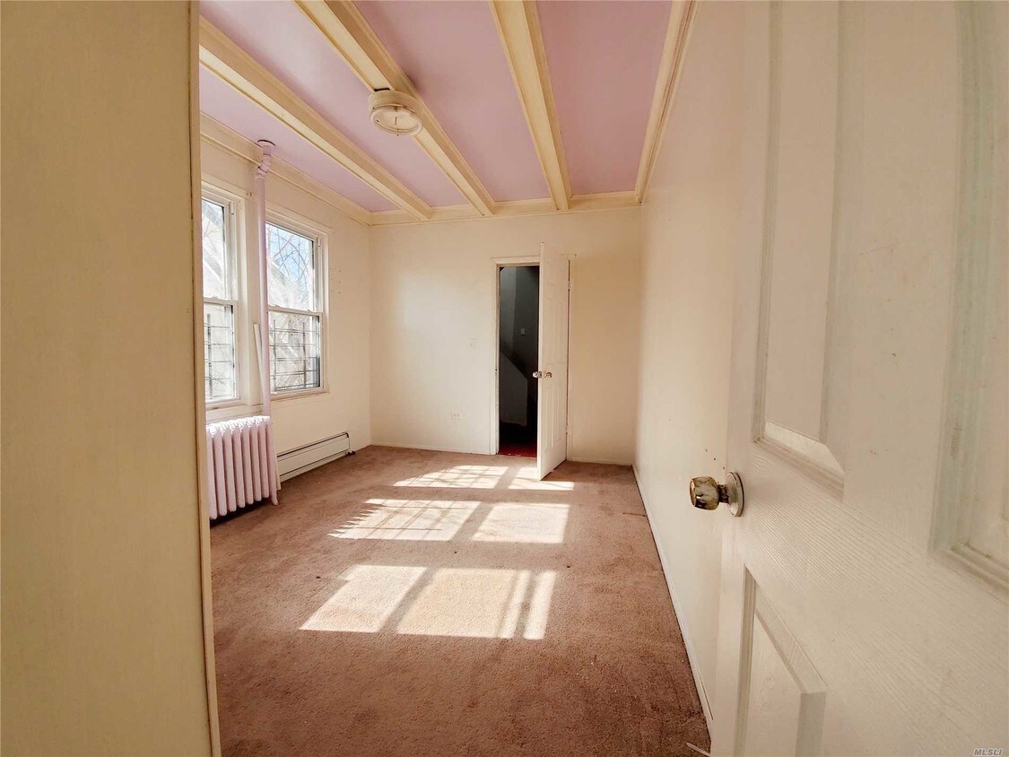 Primary Photo - 149-64 Elm Ave
