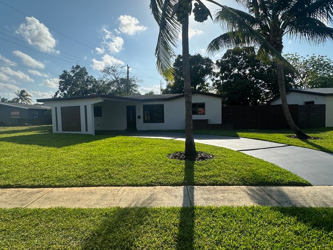 Building Photo - 3511 NW 35th Ave