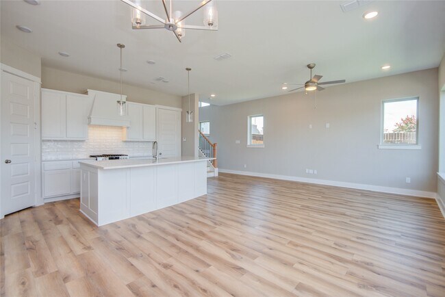 Foto del edificio - 1204 Kiefer Hill Way