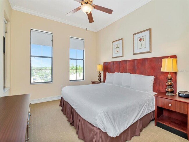 Building Photo - 13941 Clubhouse Dr