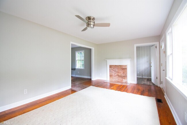 Foto del edificio - 1582 Wellswood Dr SE