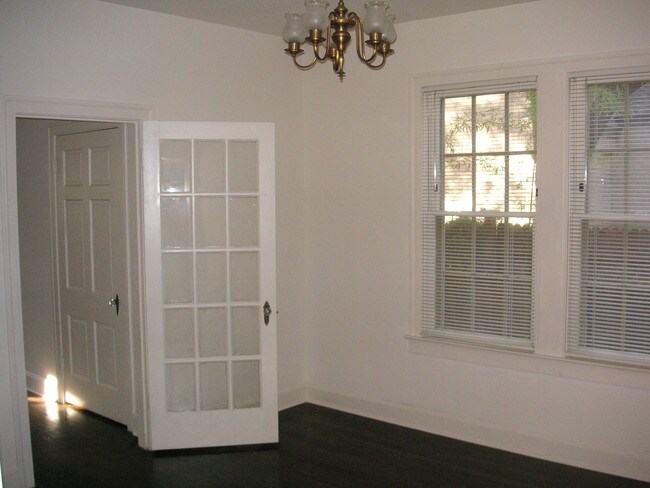 Dining Room - 2517 Harris Blvd