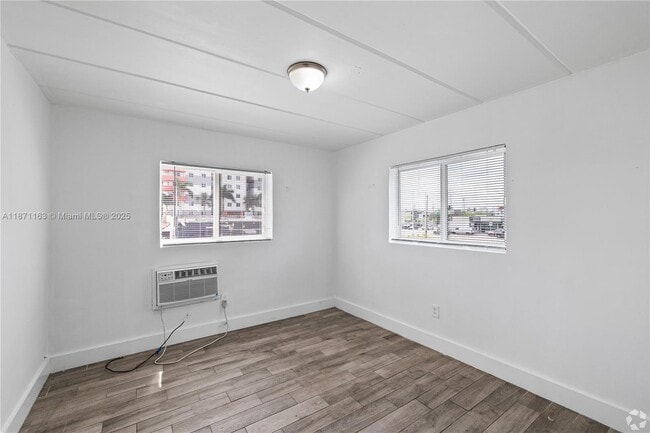 Foto del edificio - 734 NW 80th St