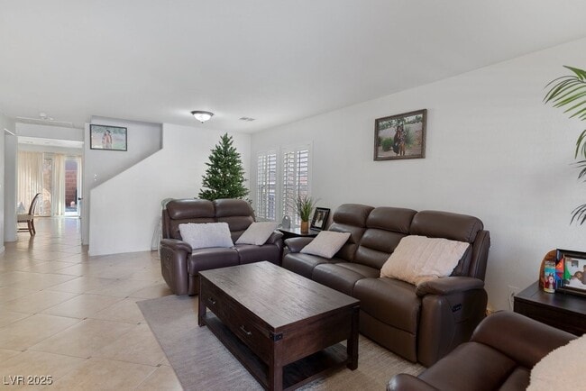 Building Photo - 6717 Yellowhammer Pl