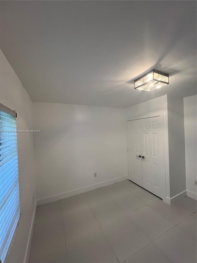 Building Photo - 2148 NW Flagler Terrace