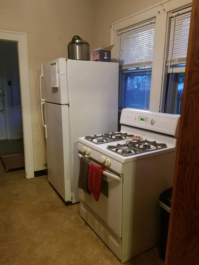 Building Photo - 1020 25th St