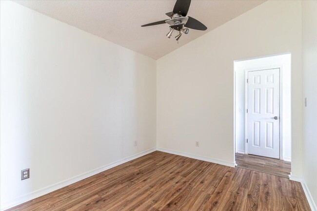 Building Photo - 2476 Cameron Way