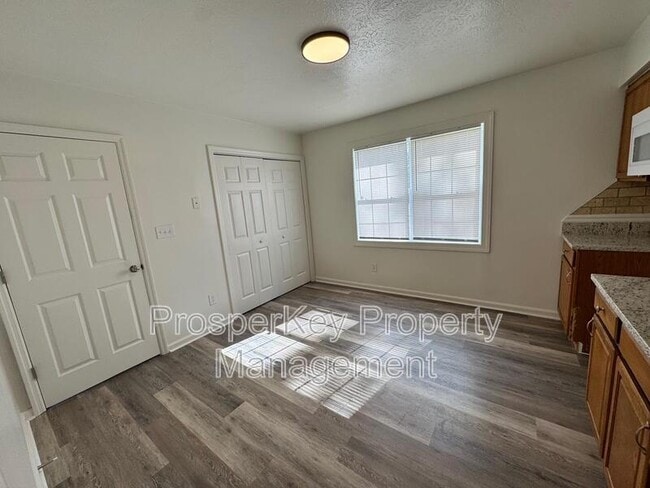 Foto del edificio - 6428 Luna Dr