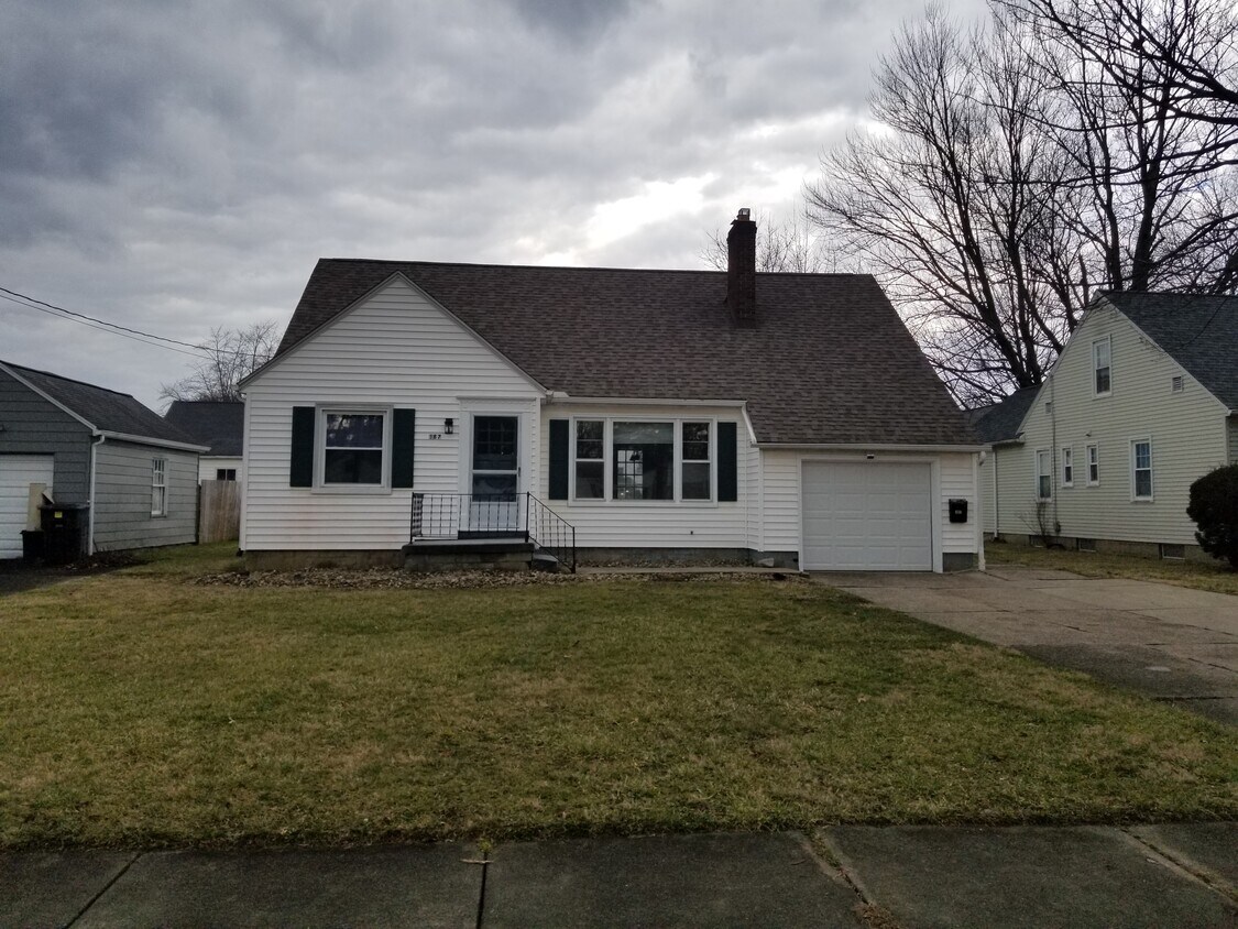 387 Belvedere Ave NE, Warren, OH 44483 House Rental in Warren, OH
