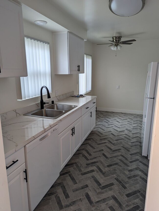 Foto del edificio - 2 Bed/1 Bath in Lemon Grove
