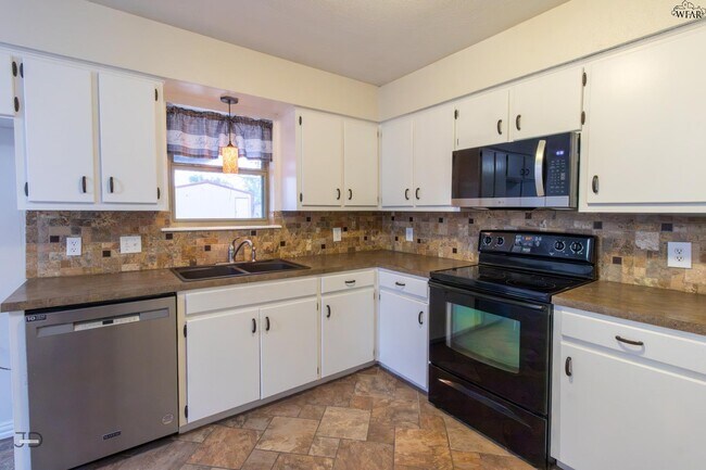 Foto del edificio - 1302 Mockingbird Dr