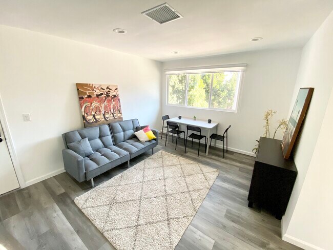 Foto del edificio - 2233 Riverdale Ave