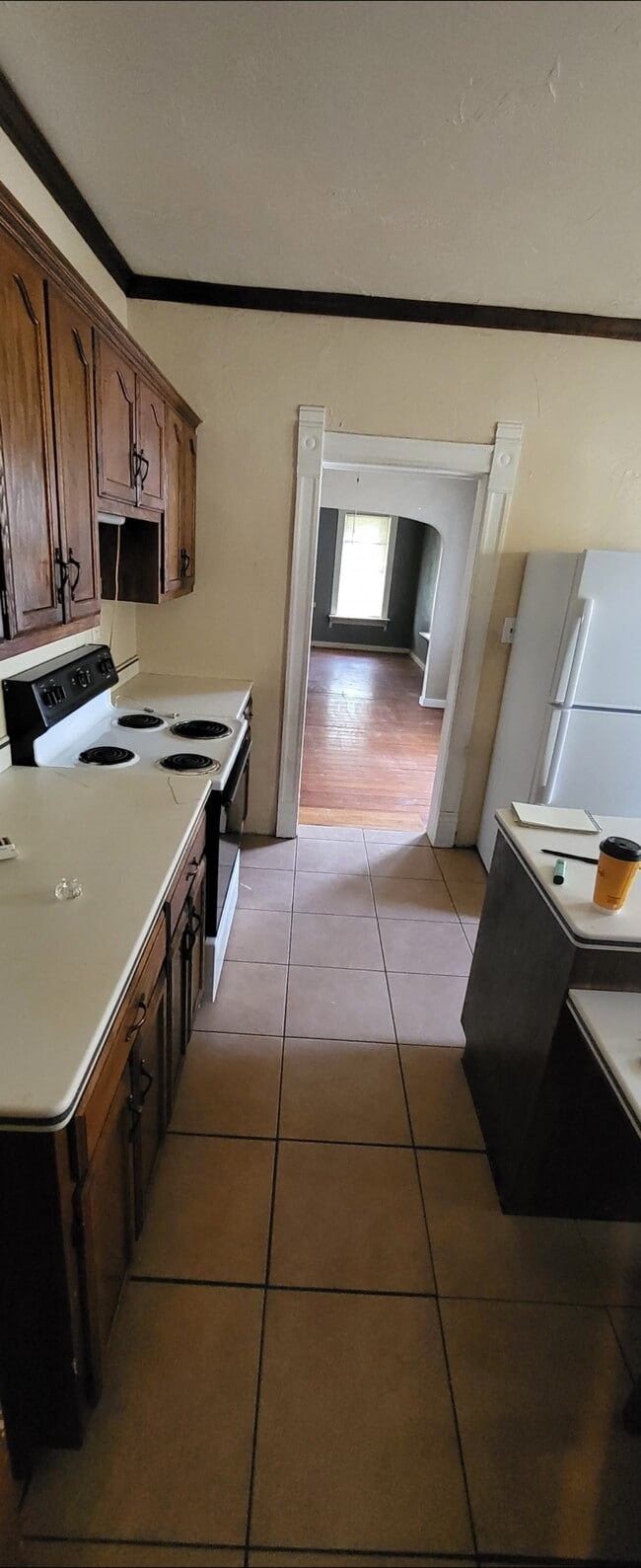 Kitchen - 2412 W High St
