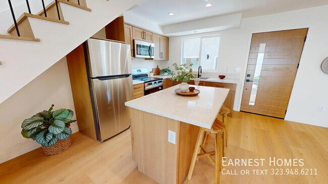 Foto del edificio - 6445 Satsuma Ave