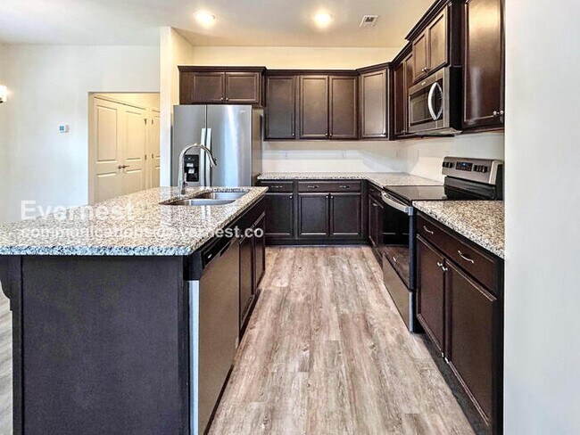 Foto del edificio - 787 Coopers Way