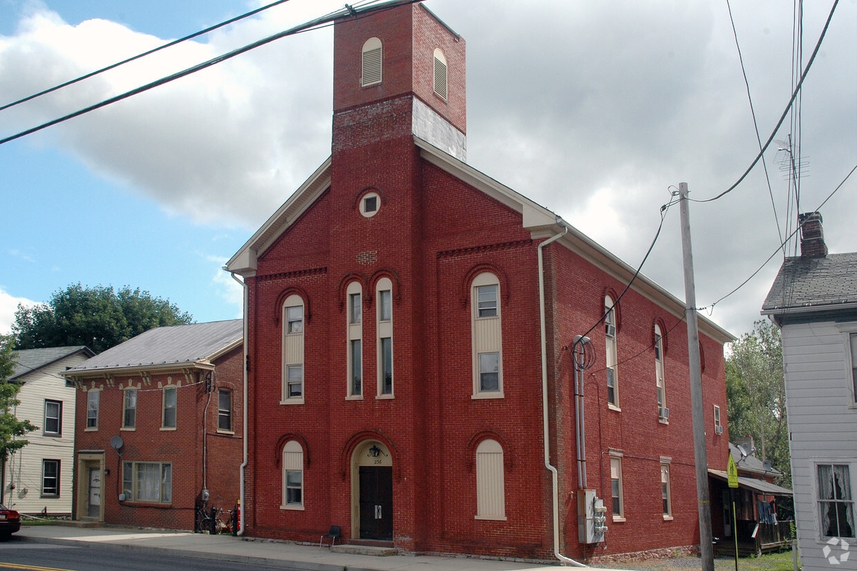 Primary Photo - 236 N Baltimore Ave