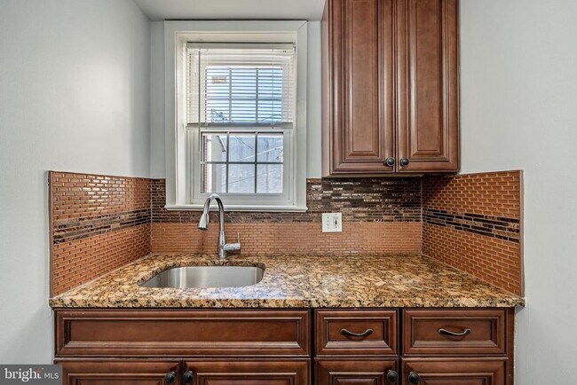 Foto del edificio - 672 N 19th St