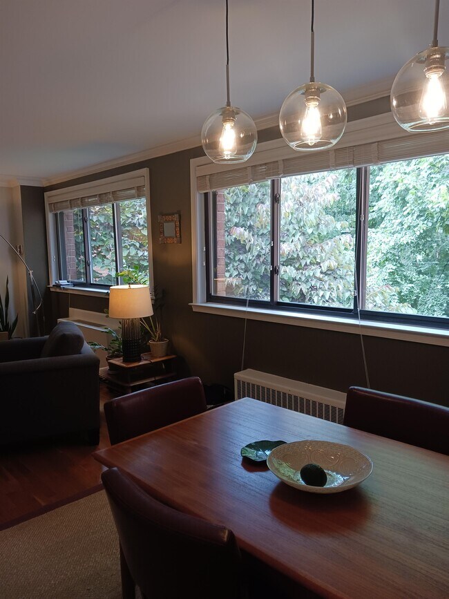 Foto del edificio - 2725 39th St NW