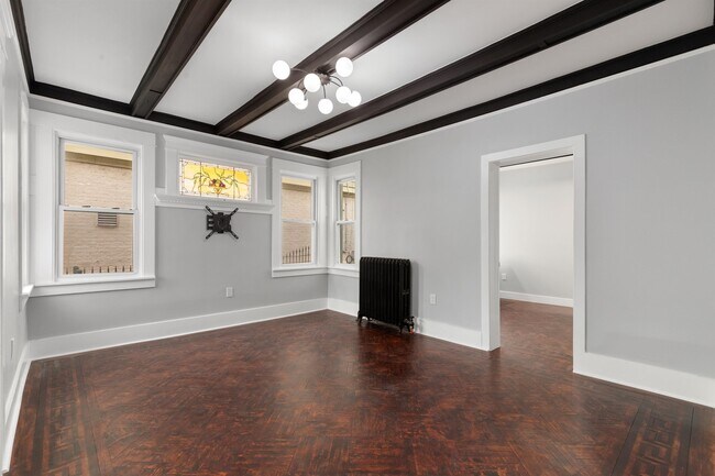 Building Photo - 410 76th St