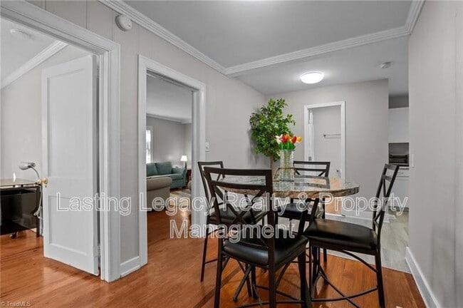 Photo - 156 Rosedale Cir House