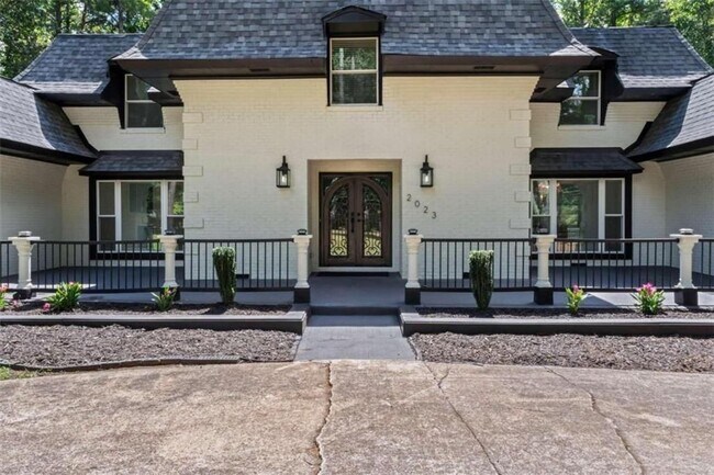 Foto del edificio - 2023 Stoneleigh Dr