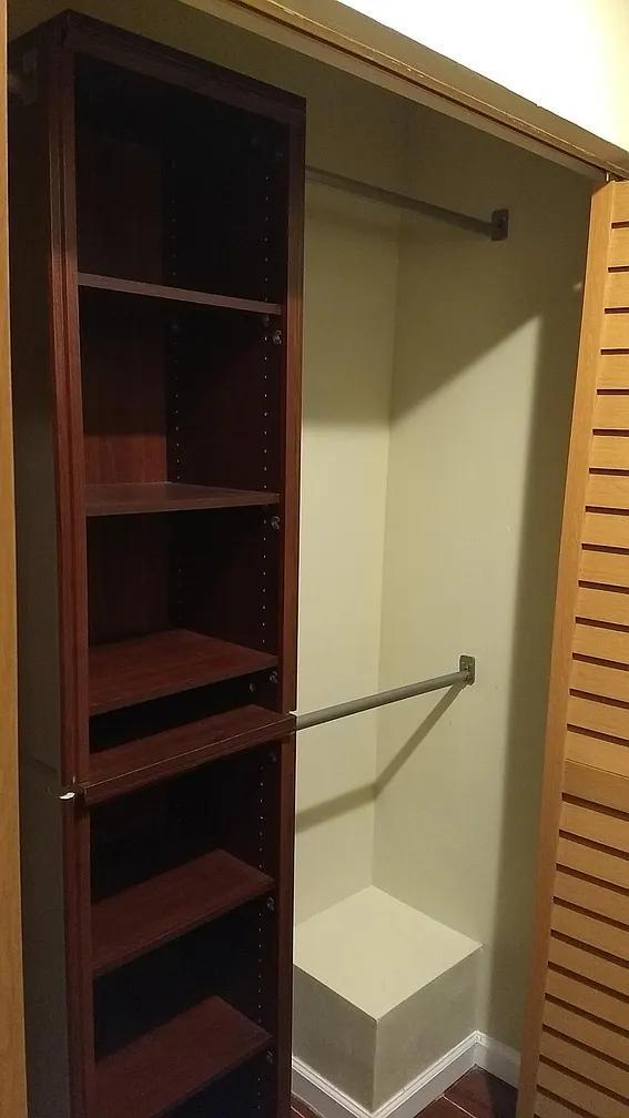 Armario - 8360 SW 122nd St