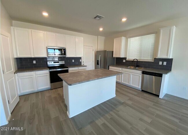 Foto del edificio - 7243 N 125th Dr
