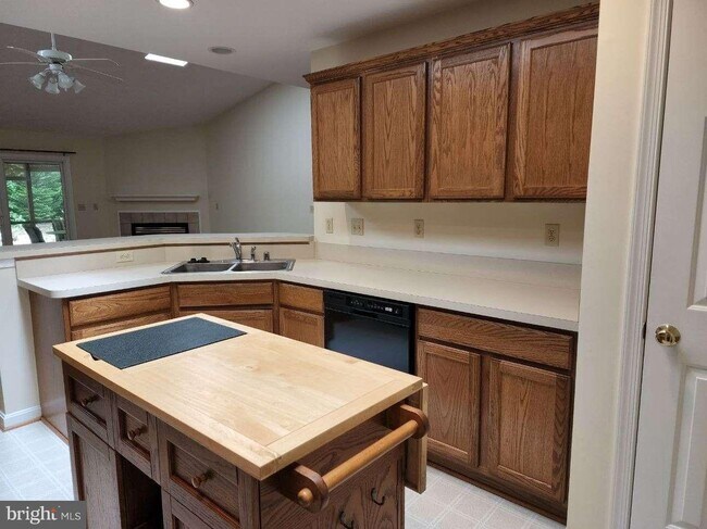 Building Photo - 100 Monticello Cir