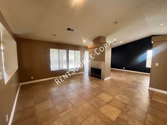Building Photo - 4 Bedroom Single Story Home for Rent in Ro...