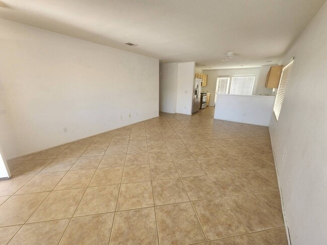 Building Photo - Beautiful Home in the Desert Vista Community