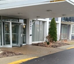 Building Photo - 8801 W Golf Rd