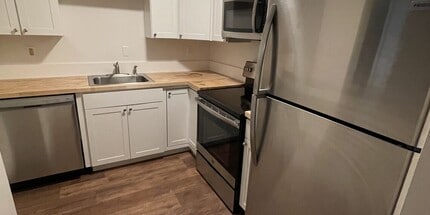 Building Photo - 16 Campbell Rd