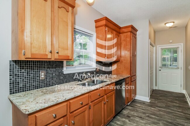 Foto del edificio - 287 Elmwood Blvd