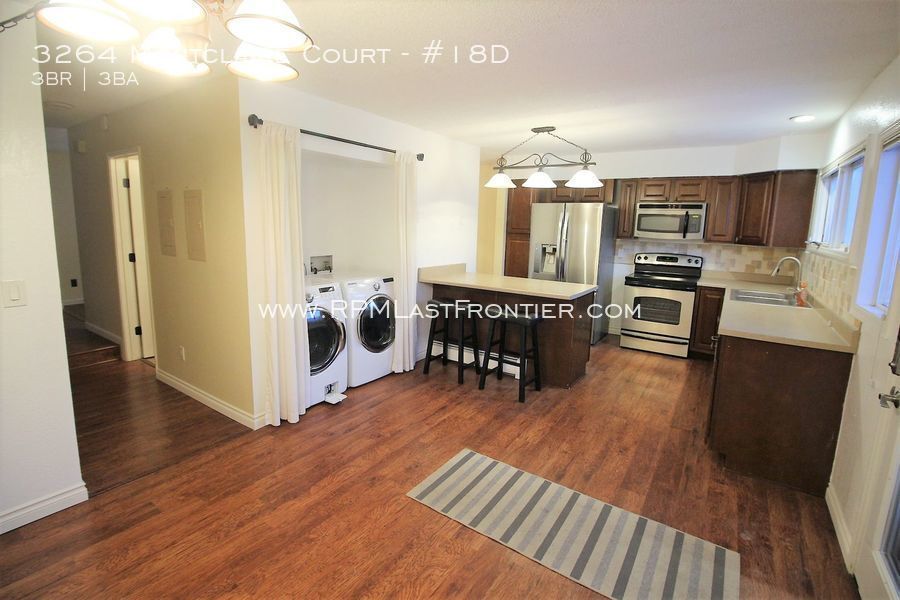 Primary Photo - 3264 Montclaire Ct