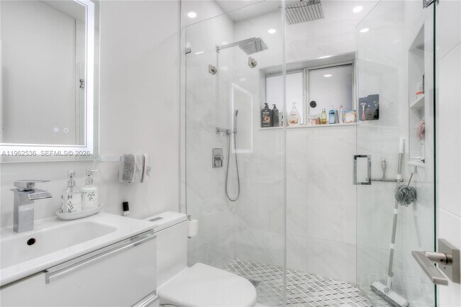 Foto del edificio - 1445 NE 181st St