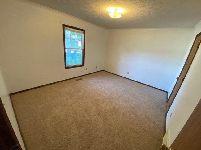 Foto del edificio - 2 bedroom with garage!