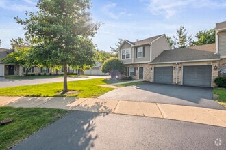 Building Photo - 1081 N Village Dr