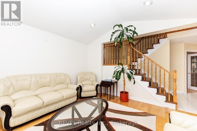 Building Photo - 16 Chessington St