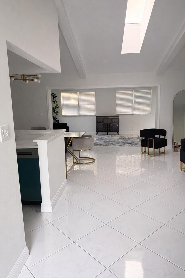 Foto del edificio - 9940 Liberty Rd