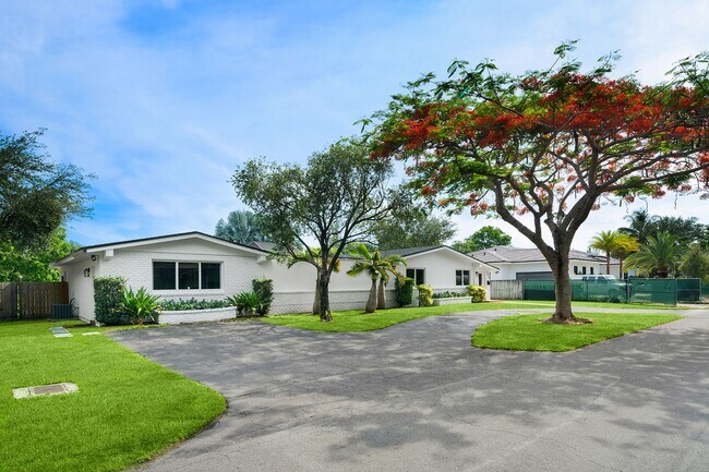 Foto del edificio - 7575 SW 134th St