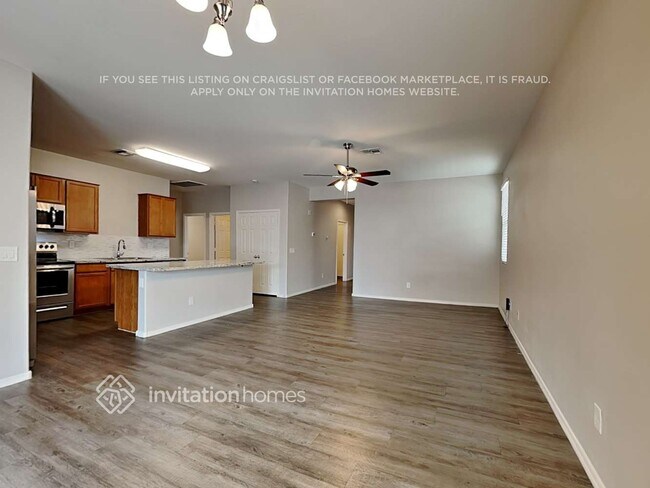 Building Photo - 17545 W Jessie Ln