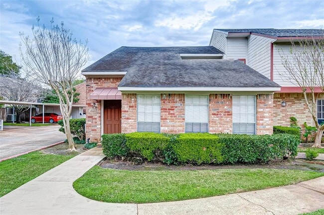 Building Photo - 7983 Kendalia Dr