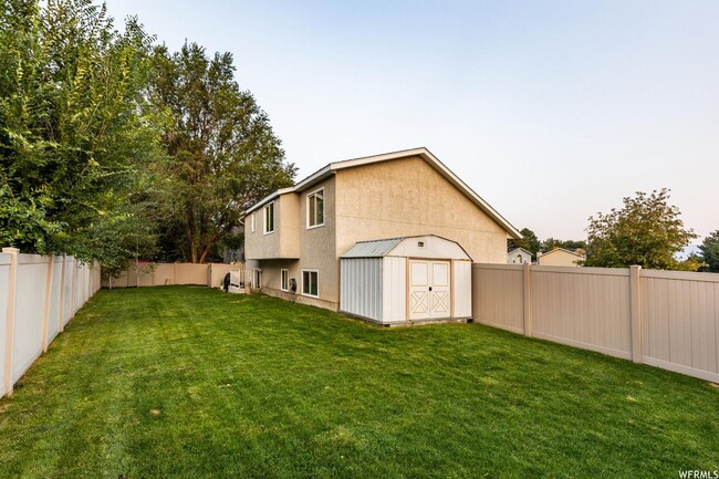 Foto del edificio - Great 4 Bd 3 Bath Home in Sandy